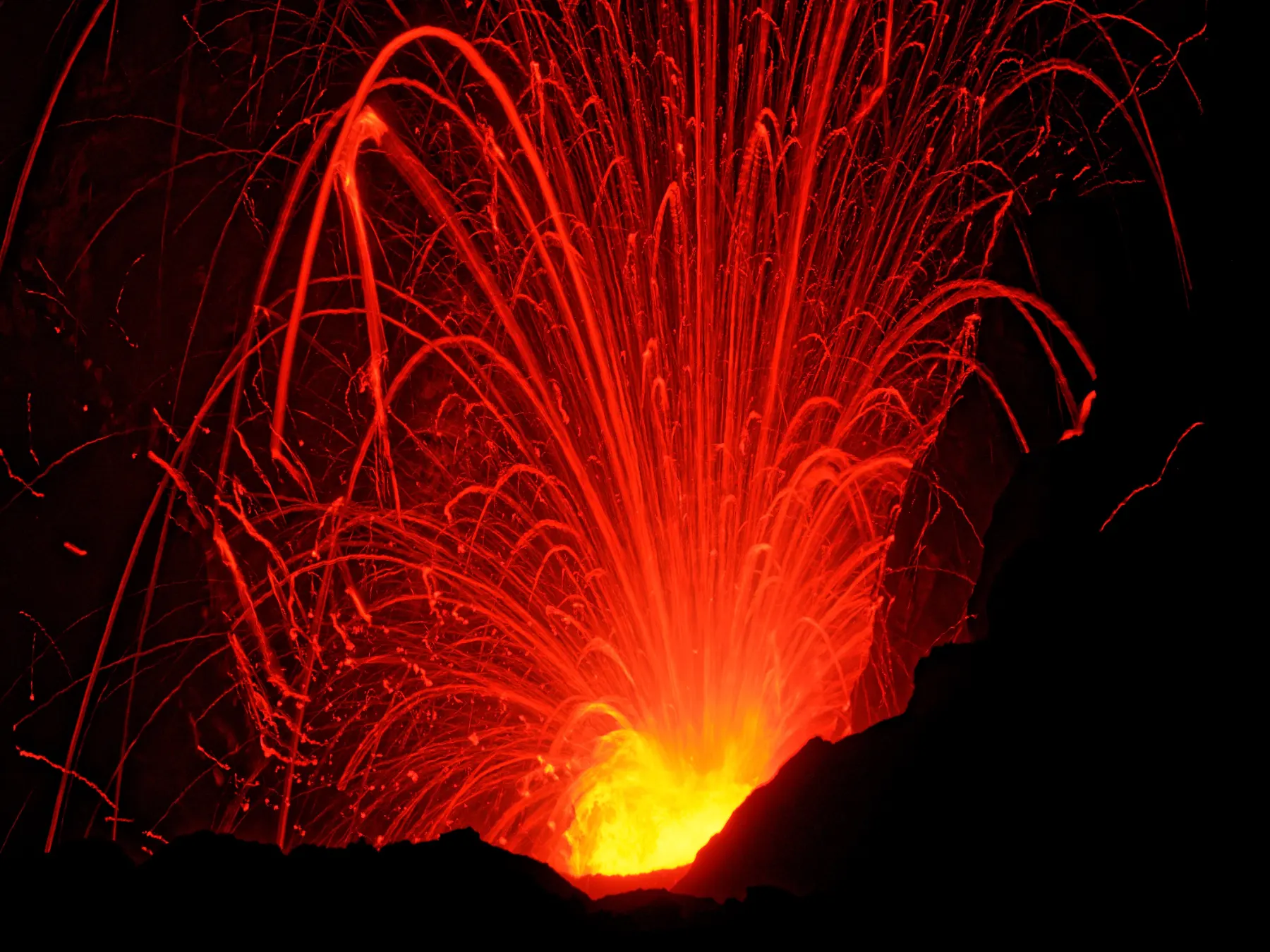 Lava trails erupting from Mount Yasur volcano, Tanna Island — Vanuatu